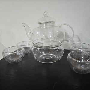 Glass Teapot with Removable Infuser And 4 Glass Cups